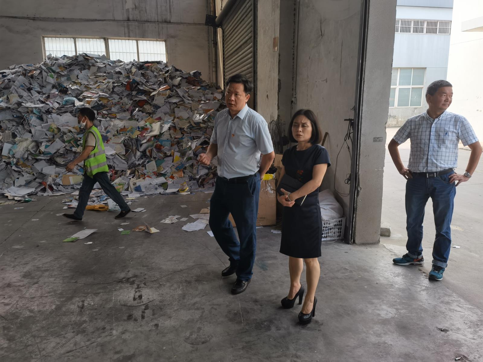 指導工作1.jpg 指導工作1.jpg